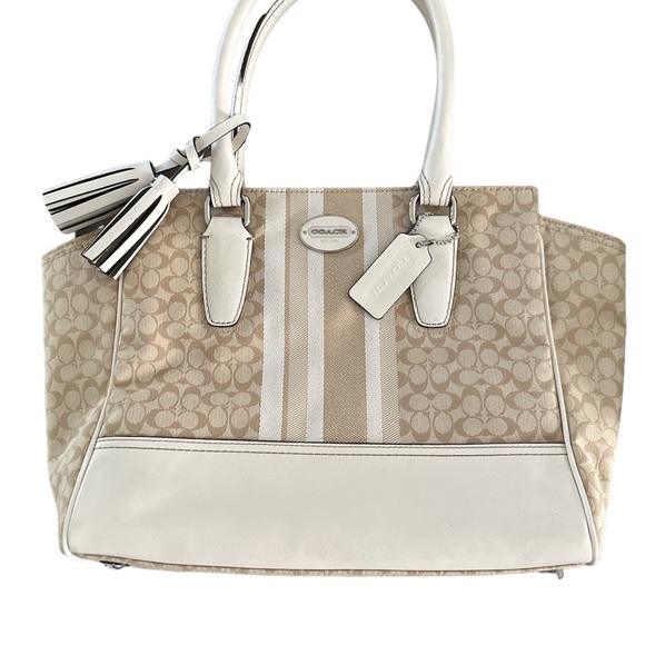 COACH 19915 Legacy Signature Satchel Canvas and Leather. Steal at this price! - Picture 2 of 10